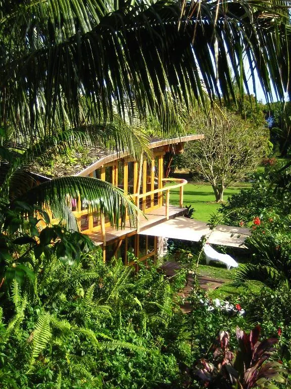 Vanira Lodge Teahupoo 4*,