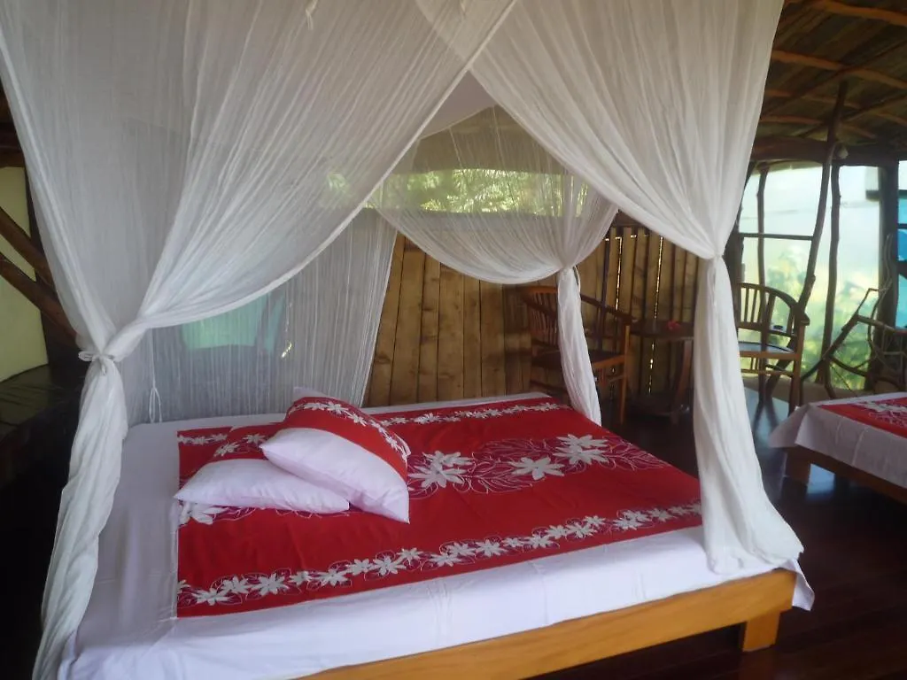 **** Guest house Vanira Lodge Teahupoo French Polynesia