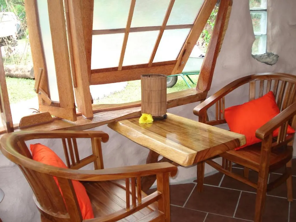 Vanira Lodge Teahupoo 4*,