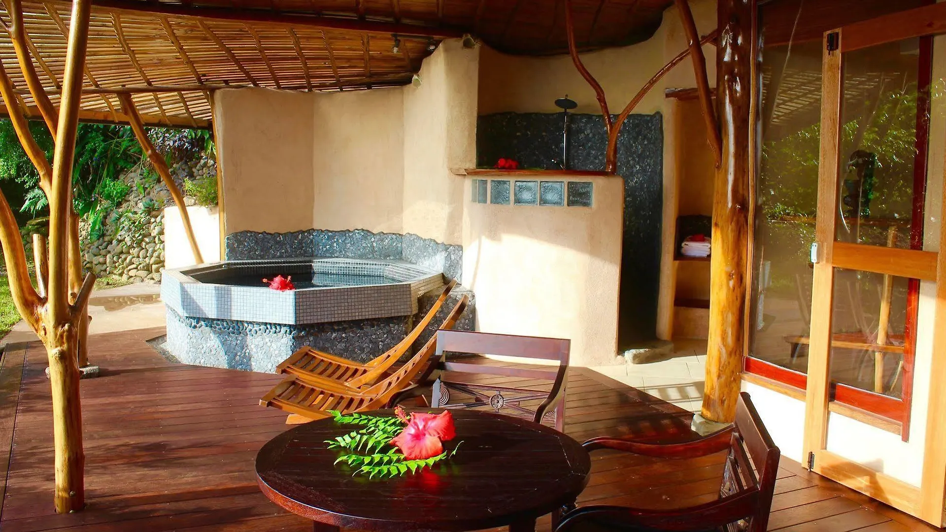 Vanira Lodge Teahupoo French Polynesia